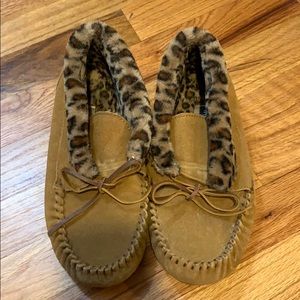 Minnetonka Slippers